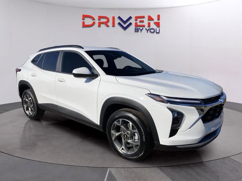 New 2026 Chevrolet Trax LT w/ Driver Confidence Package image 7