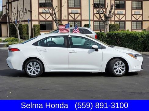 Used 2023 Toyota Corolla LE image 4