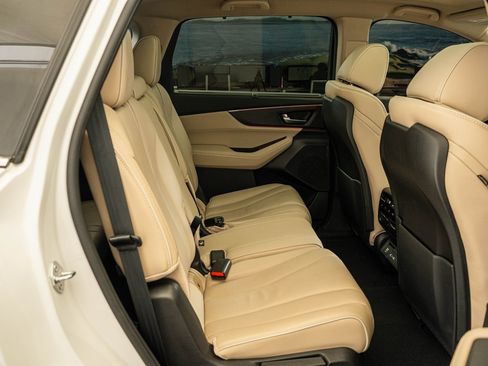 Used 2023 Acura MDX SH-AWD w/ Advance Package image 35