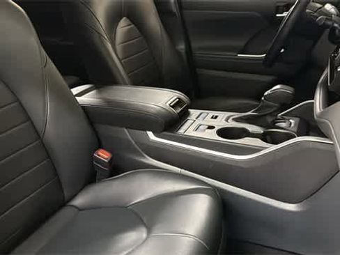 Used 2022 Toyota Highlander XLE image 33