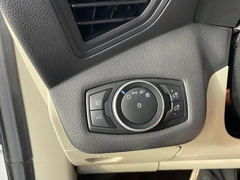 Used 2018 Ford Escape SE FWD image 15