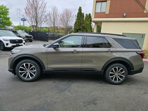 New 2026 Ford Explorer ST-Line AWD/4WD image 8