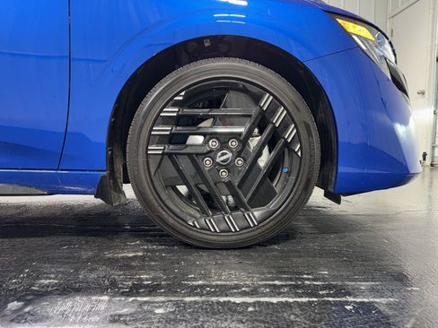 Used 2026 Nissan Sentra SR w/ Floor Mat Package FWD image 9