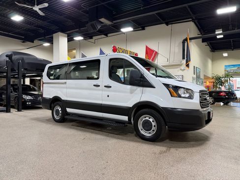 Used 2019 Ford Transit 150 XL image 3