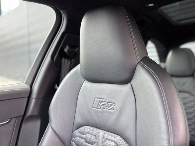 Used 2022 Audi RS 6 AWD/4WD image 32