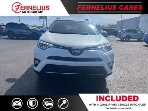Used 2018 Toyota RAV4 Limited image 2