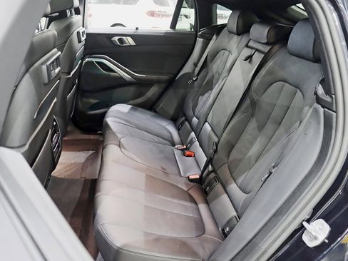 Used 2022 BMW X6 xDrive40i w/ Executive Package image 35