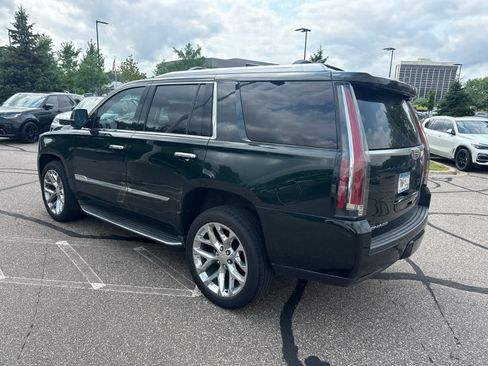 Used 2016 Cadillac Escalade Luxury AWD/4WD image 3