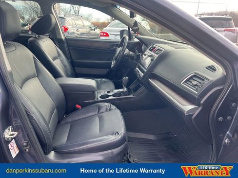 Used 2017 Subaru Outback 2.5i Limited image 42