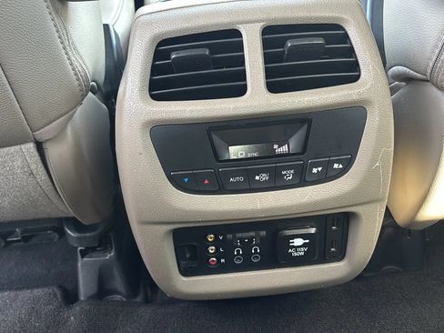 Used 2016 Honda Pilot Touring image 30