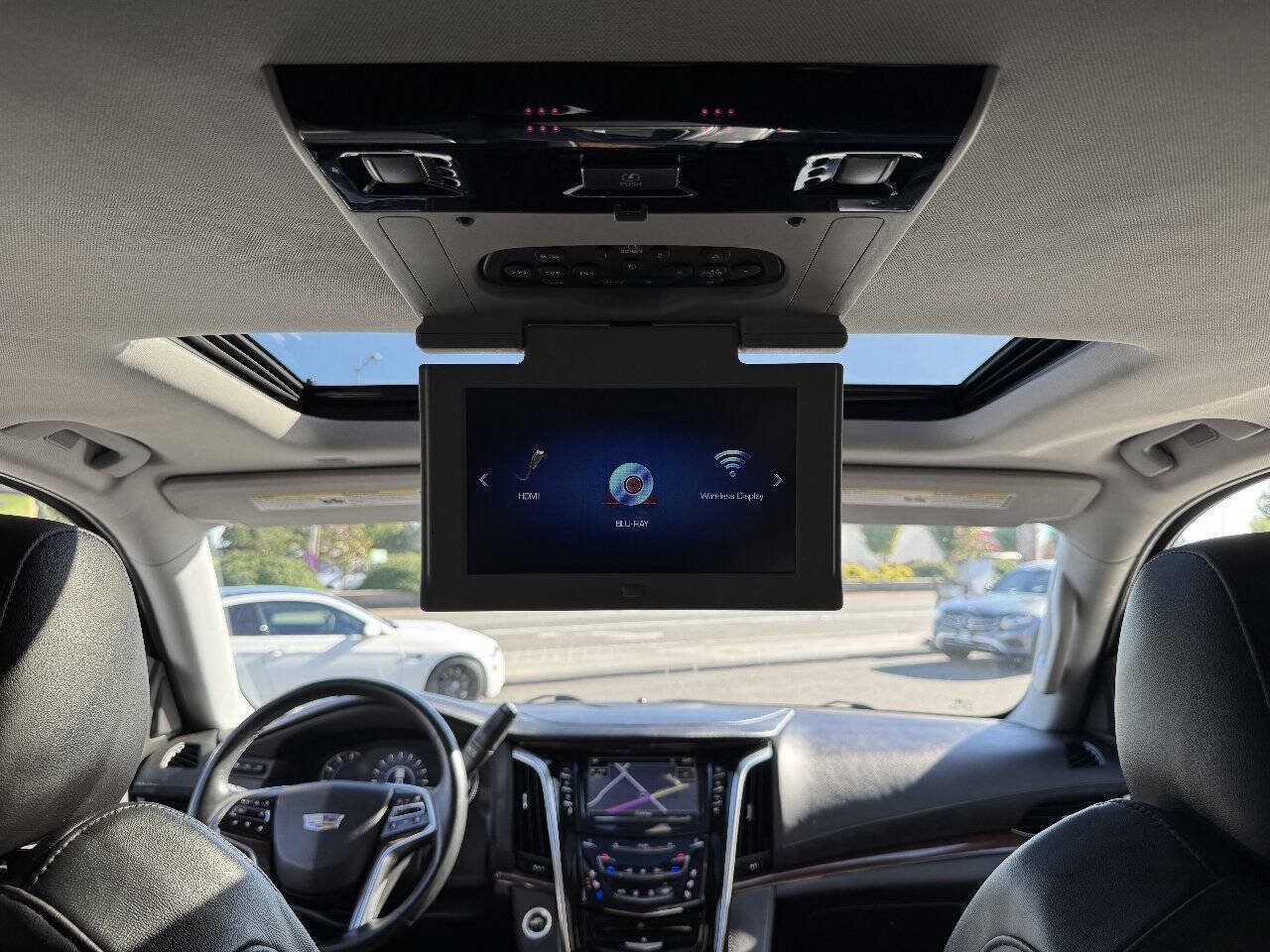 Used 2020 Cadillac Escalade Premium Luxury AWD/4WD image 25