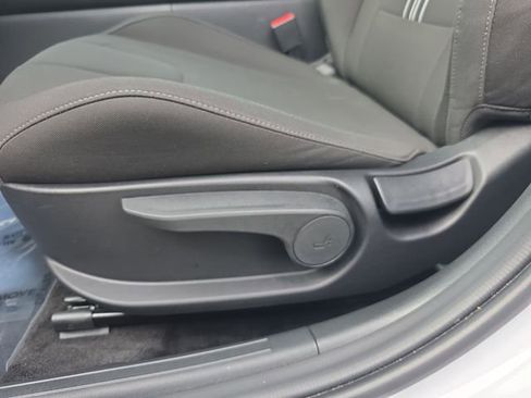 Certified 2025 Hyundai Elantra Blue image 38