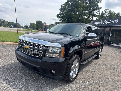 Used 2013 Chevrolet Suburban LTZ AWD/4WD image 4