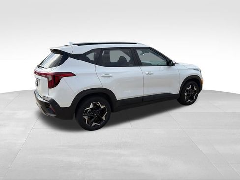 Used 2025 Kia Seltos S FWD image 12