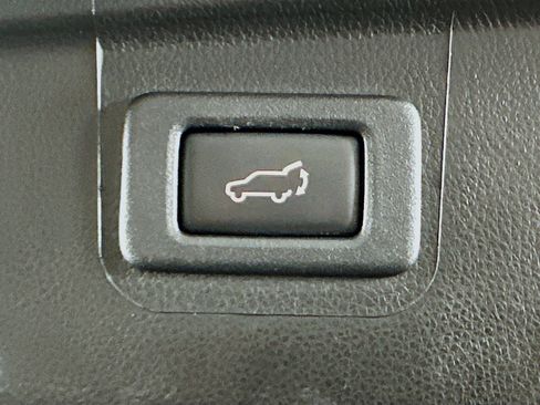 Used 2018 Subaru Outback 3.6R Limited AWD/4WD image 29