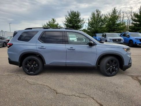 Certified 2025 Honda Pilot Black Edition image 33