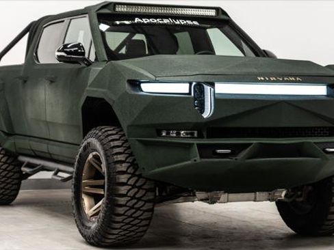 Used 2022 Rivian R1T Adventure image 5