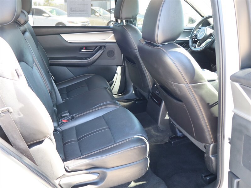 Used 2025 MAZDA CX-70 3.3 Turbo w/ Preferred Package AWD/4WD image 11