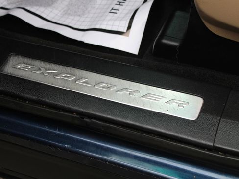 Used 2017 Ford Explorer Limited w/ Equipment Group 301A image 27