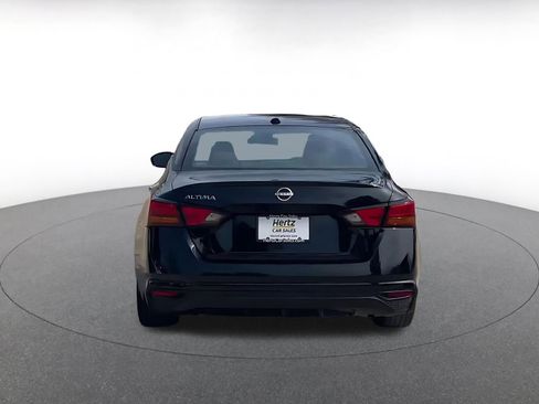 Used 2025 Nissan Altima 2.5 SV image 12