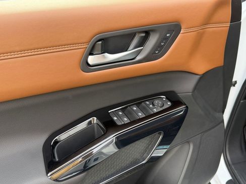 New 2026 Nissan Pathfinder Platinum AWD/4WD image 12