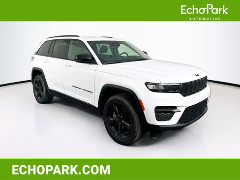 Used 2023 Jeep Grand Cherokee Altitude image 1