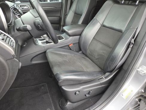 Used 2019 Jeep Grand Cherokee Altitude image 31