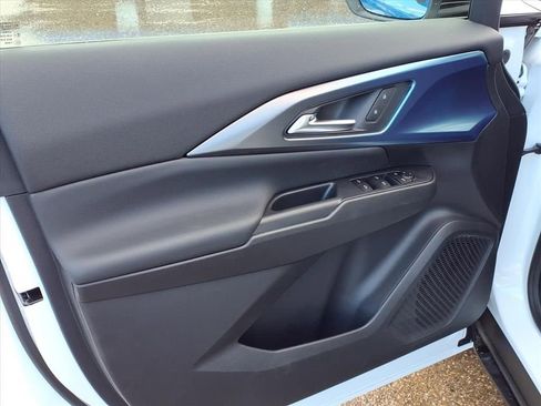 New 2026 Chevrolet Equinox EV LT image 6