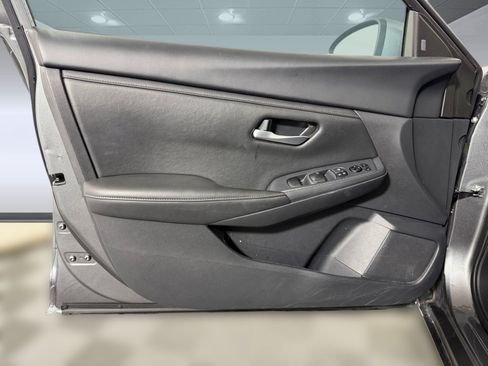 Used 2025 Nissan Sentra SV FWD image 19