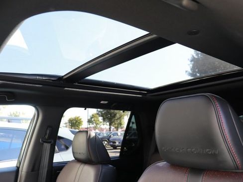 Certified 2025 Honda Pilot Black Edition image 37