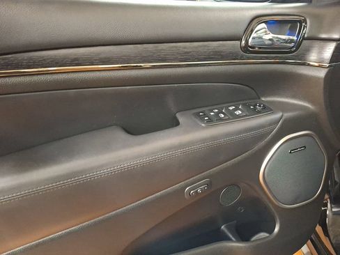 Used 2020 Jeep Grand Cherokee High Altitude AWD/4WD image 9