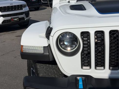 Used 2023 Jeep Wrangler Unlimited Rubicon 4xe w/ Cold Weather Group AWD/4WD image 5