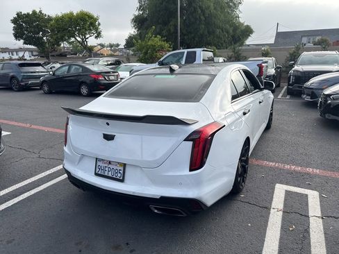 Used 2021 Cadillac CT4 Premium Luxury image 3