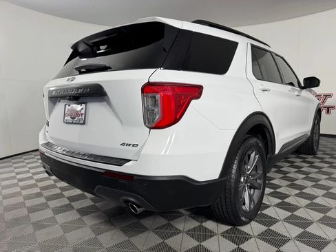 Used 2021 Ford Explorer XLT w/ Equipment Group 202A AWD/4WD image 27