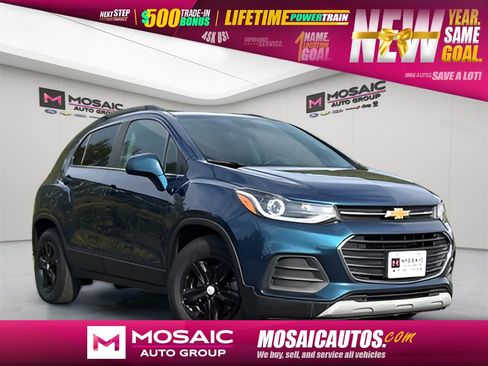 Used 2020 Chevrolet Trax LT w/ LT Convenience Package image 1