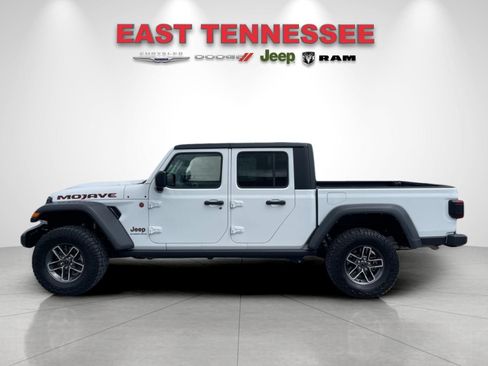 Used 2024 Jeep Gladiator Mojave w/ Technology Group AWD/4WD image 6