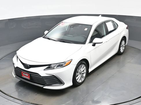 Used 2024 Toyota Camry LE image 35