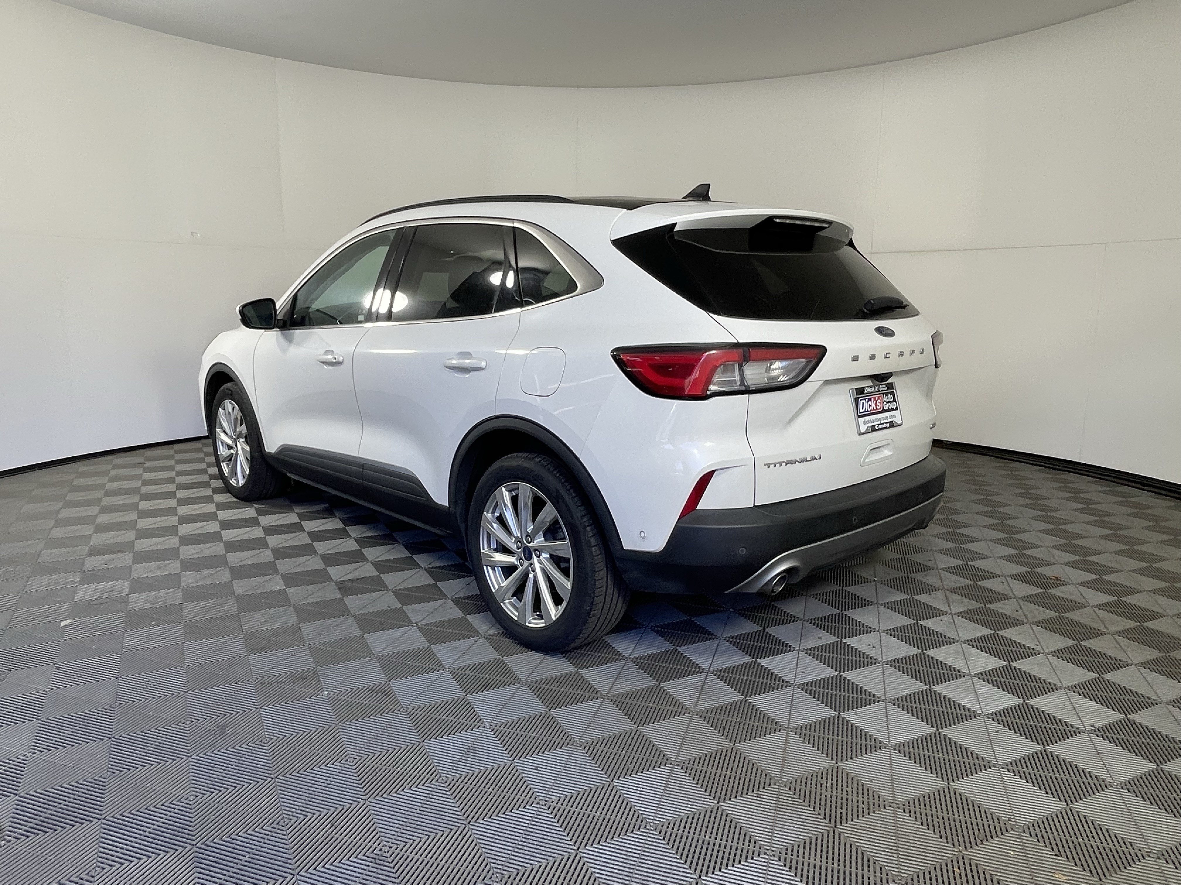 Used 2021 Ford Escape Titanium w/ Titanium Elite Package AWD/4WD image 3