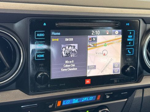 Used 2019 Toyota Tacoma TRD Sport w/ TRD Premium Sport Package image 17