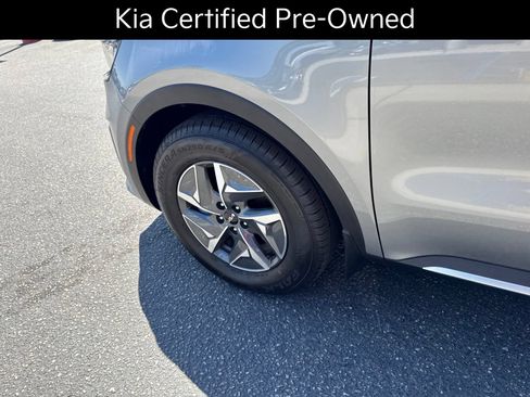 Certified 2023 Kia Sorento EX w/ Panoramic Sunroof Package FWD image 15