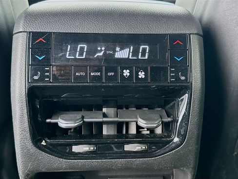 Used 2021 Jeep Grand Cherokee L Summit w/ Luxury Tech Group V image 18