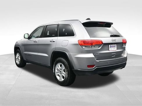 Used 2017 Jeep Grand Cherokee Laredo AWD/4WD image 3