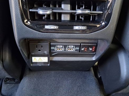 Used 2023 Jeep Grand Cherokee Trailhawk w/ Luxury Tech Group III image 11