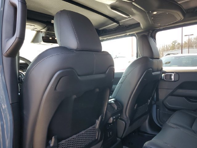 New 2026 Jeep Wrangler Unlimited Sahara AWD/4WD image 9