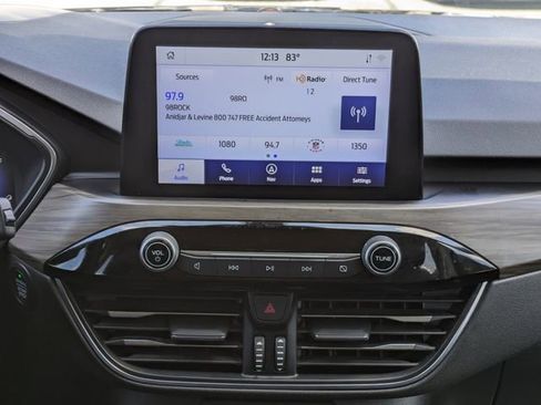 Used 2020 Ford Escape Titanium image 20