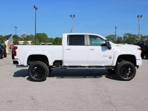 Used 2025 Chevrolet Silverado 2500 LT AWD/4WD image 13