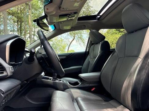 Used 2020 Subaru Outback Limited w/ Popular Package #2 AWD/4WD image 22