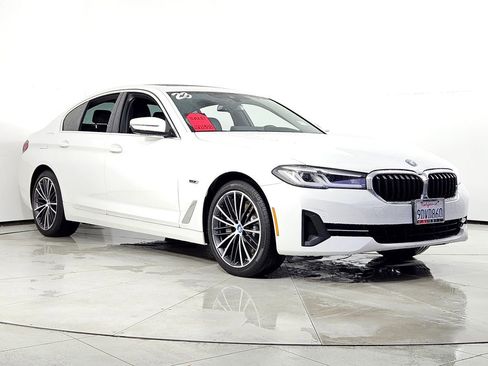 Used 2023 BMW 530e 530e iPerformance w/ Convenience Package image 4