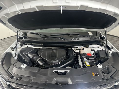 Used 2025 Chevrolet Traverse LT FWD image 36