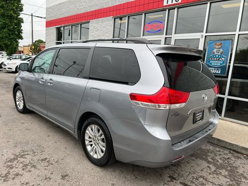 Used 2011 Toyota Sienna XLE w/ Entertainment Pkg FWD image 4